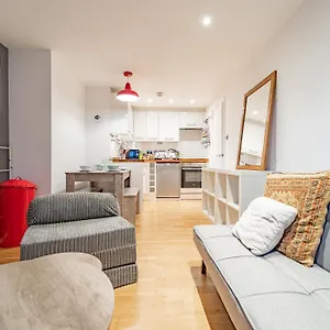 Modern Flat In Prime Location Near Shoreditch & Brick Lane , London United Kingdom